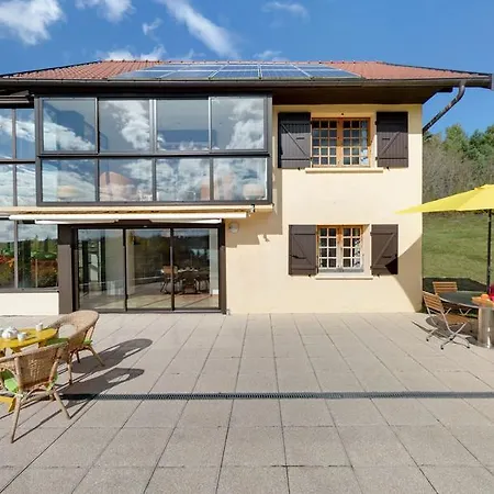 Les Lacustres Holiday home